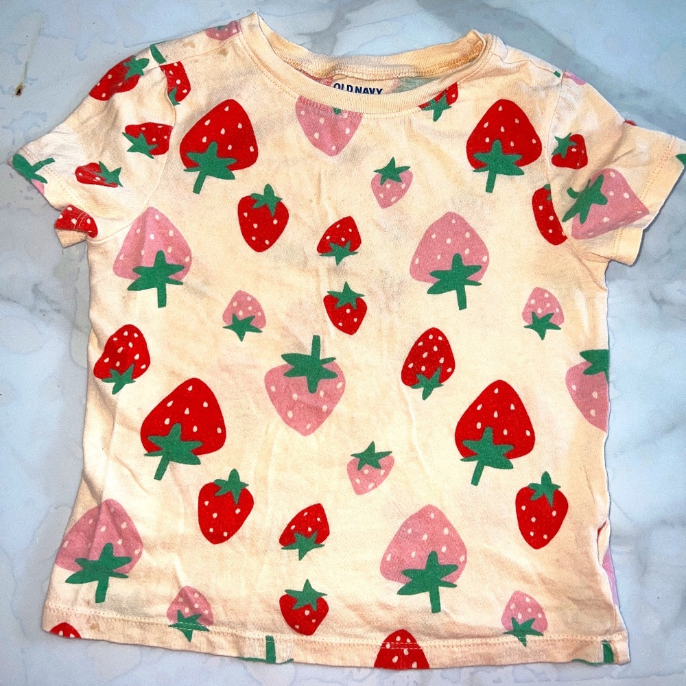 Old Navy Strawberry T-Shirt Size 5T
